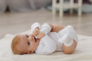 sposoby na czyszczenie noska niemowląt